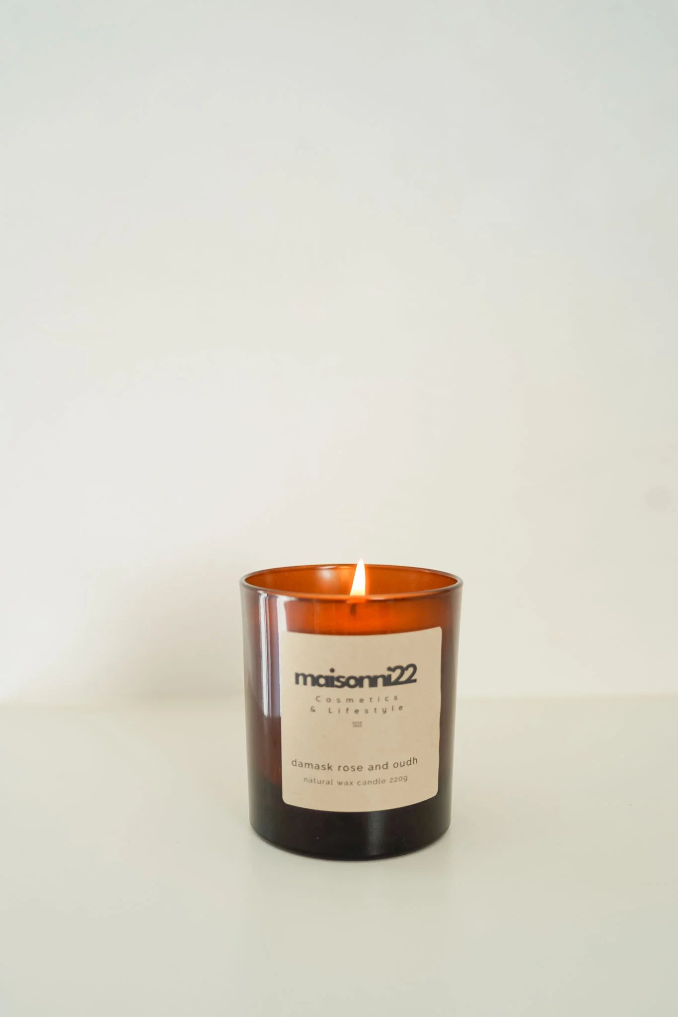 Luxury Candle - Damask Rose & Oudh (220 g)